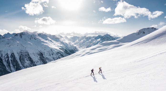 Alege o staţiune montană pentru un weekend distractiv cu multă zăpadă