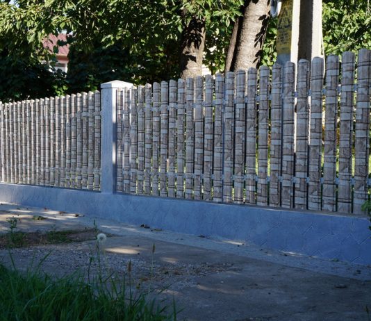 Şipcă metalică şi alte materiale pentru garduri